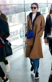 孙怡机场爆料视频最新版,时尚穿搭与真实瞬间  第1张